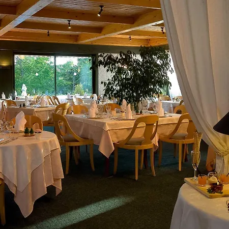 Hotel Logis Clair Matin 3*