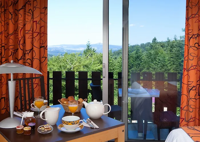 Logis Clair Matin Hotel 3*