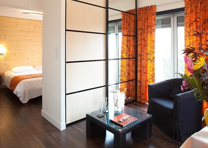 Hotel Logis Clair Matin 3*